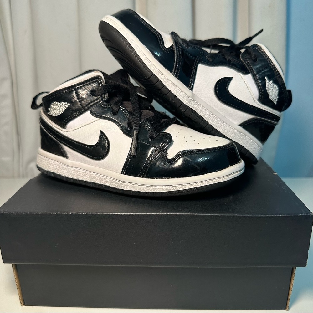 Jordan 1 Mid Carbon Fire Size 10c